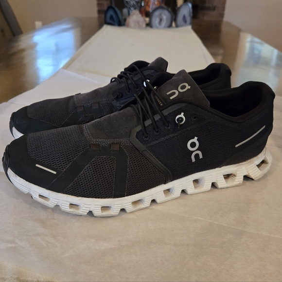 On Running Men's Cloud 5 Black / White Size 12 - Picture 1 of 15
